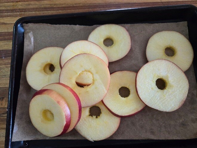 Apple slices