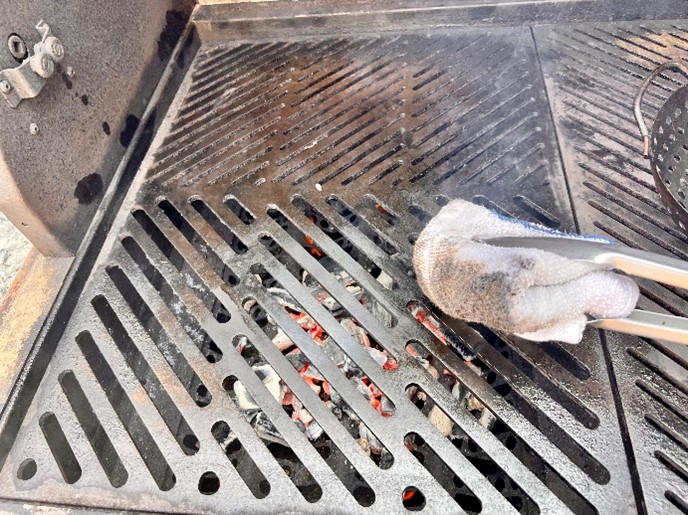 Clean grill grates