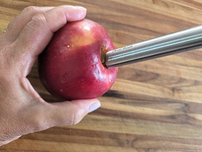 Coring apple