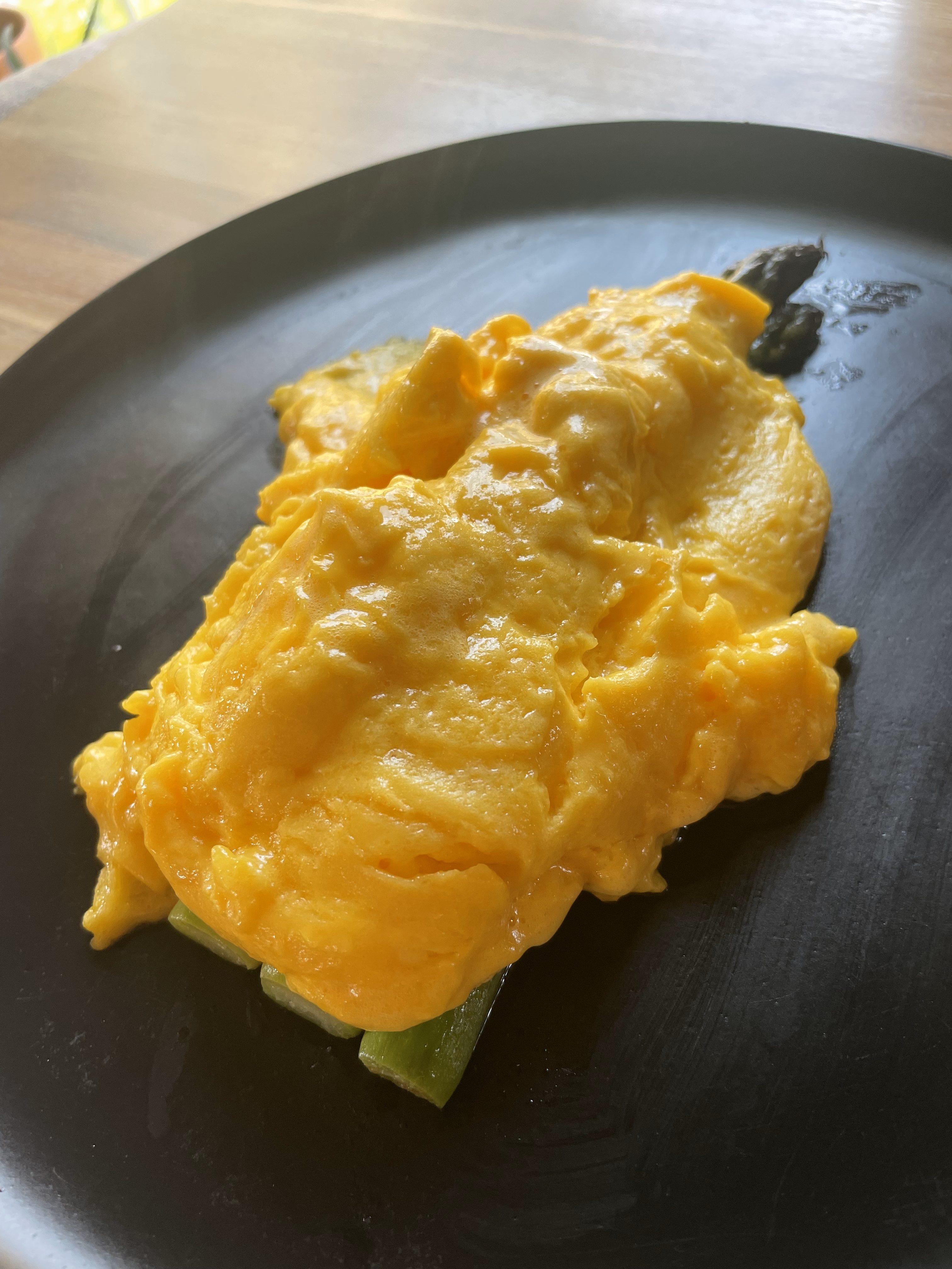 Scrambled eggs with asparagus