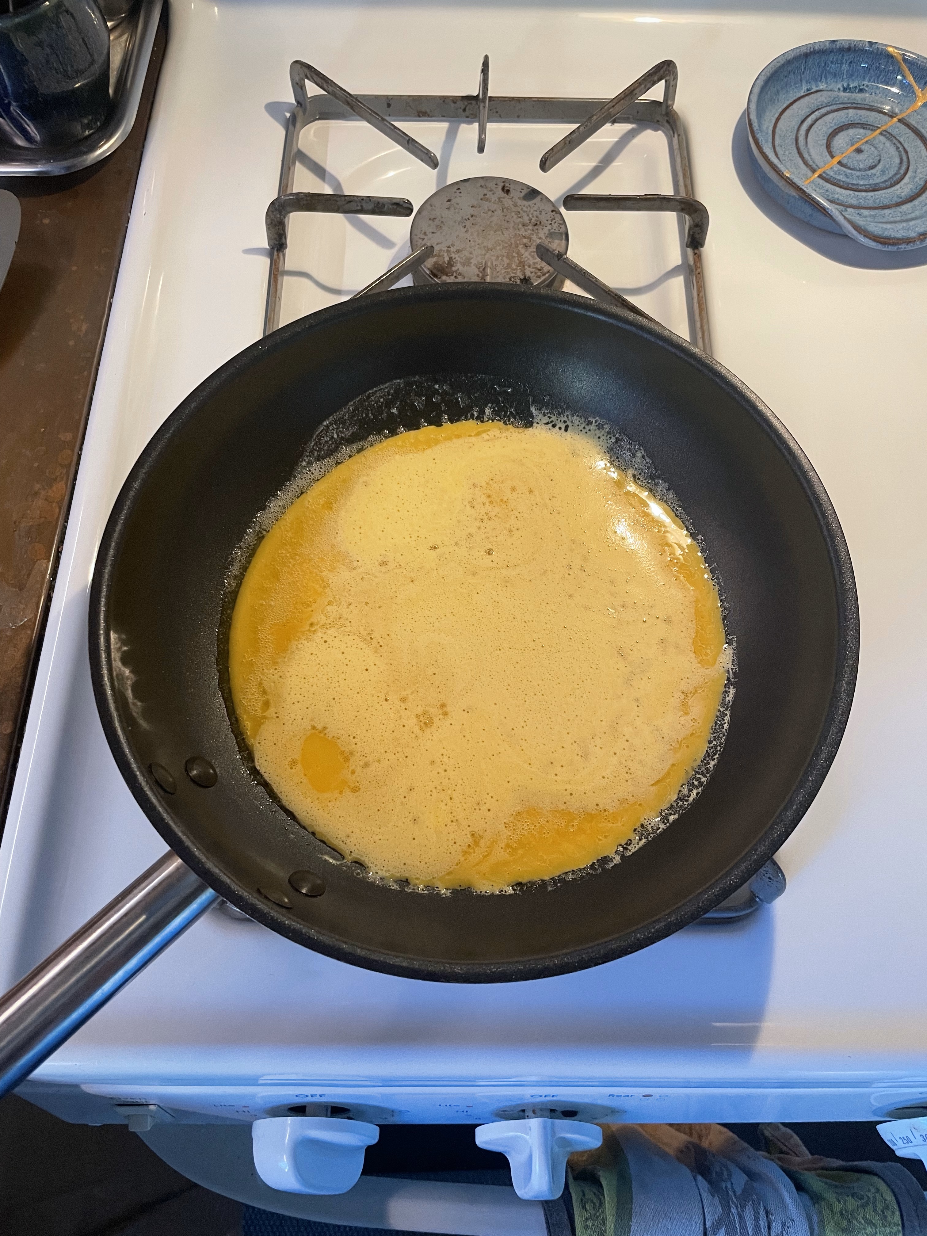 Eggs in pan