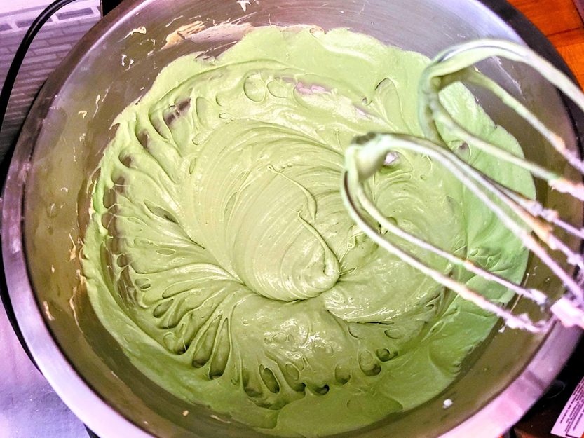 Matcha cream cheese mixture