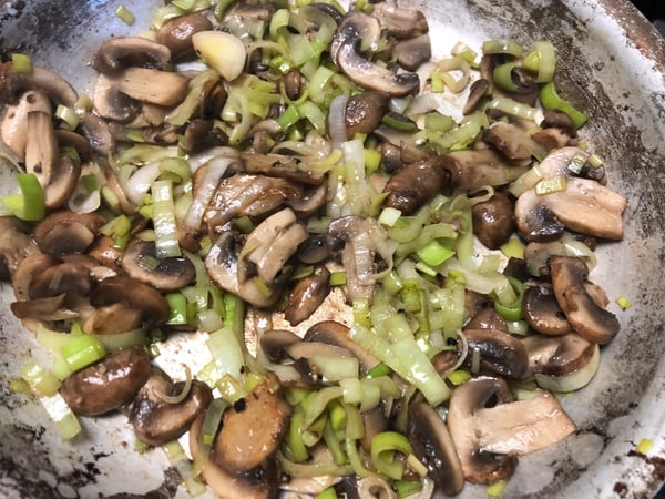 mushrooms and leeks