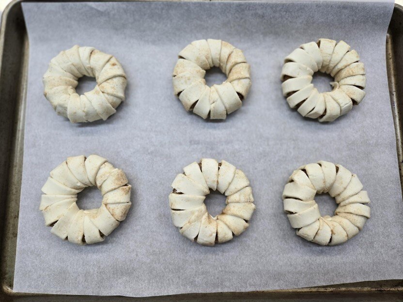 Puff pastry wrapped apples