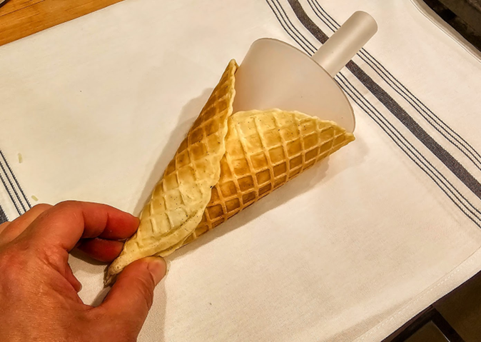 Shaping waffle cone