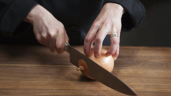 Cut an Onion